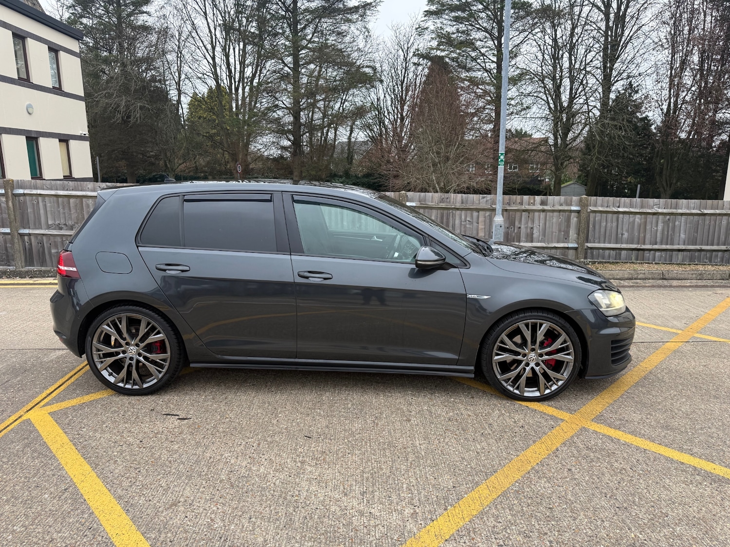 Used Volkswagen Golf 2016 for sale - 77058390: Photo 2