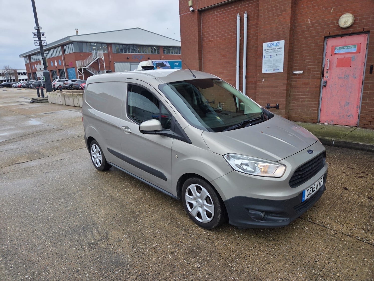 Used Ford Transit Courier 2015 for sale - 76885141: Photo 1