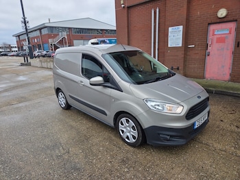 Used Ford Transit Courier 2015 for sale - 76885141: Photo