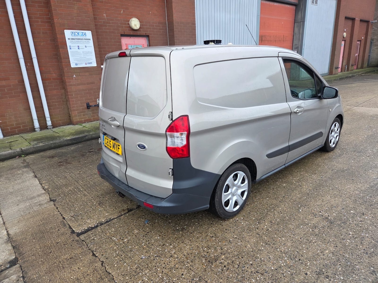 Used Ford Transit Courier 2015 for sale - 76885141: Photo 3