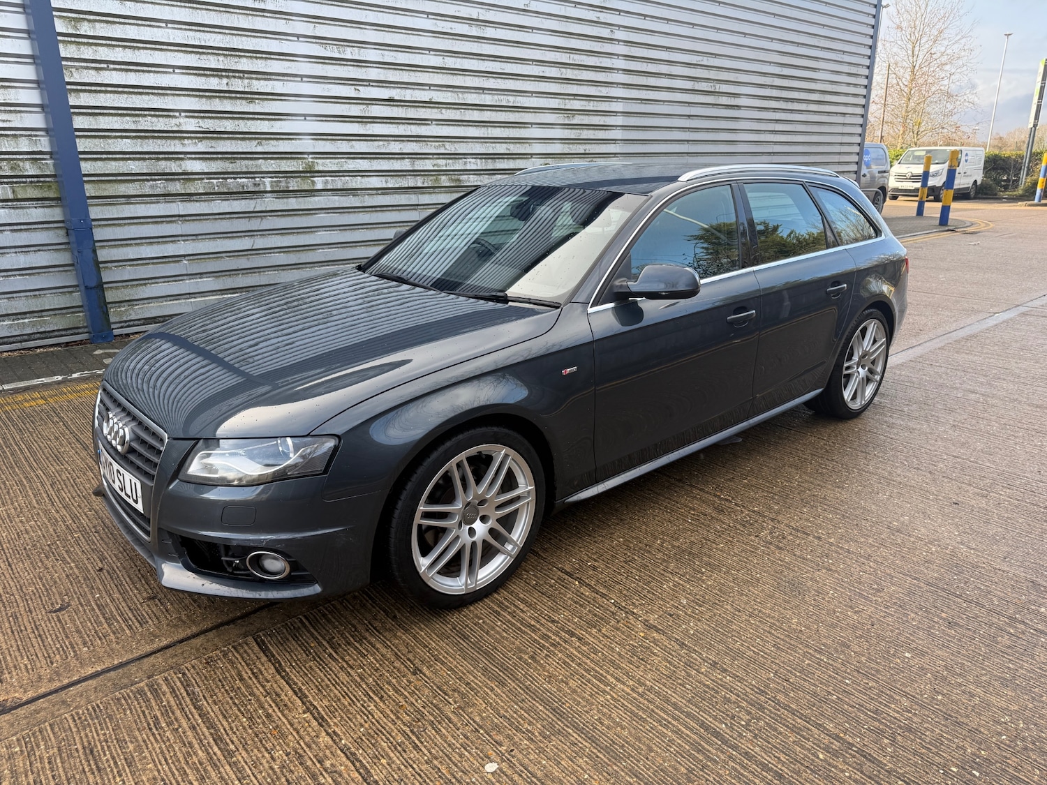 Used Audi A4 2010 for sale - 77384991: Photo 5