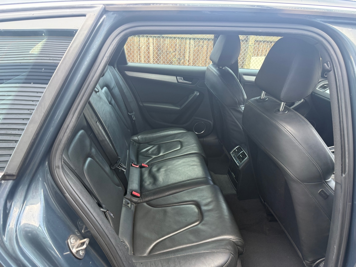 Used Audi A4 2010 for sale - 77384991: Photo 8