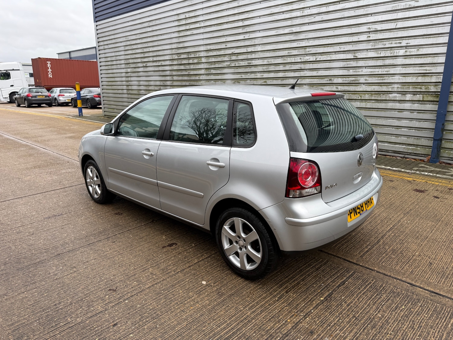 Used Volkswagen Polo 2008 for sale - 76969922: Photo 4