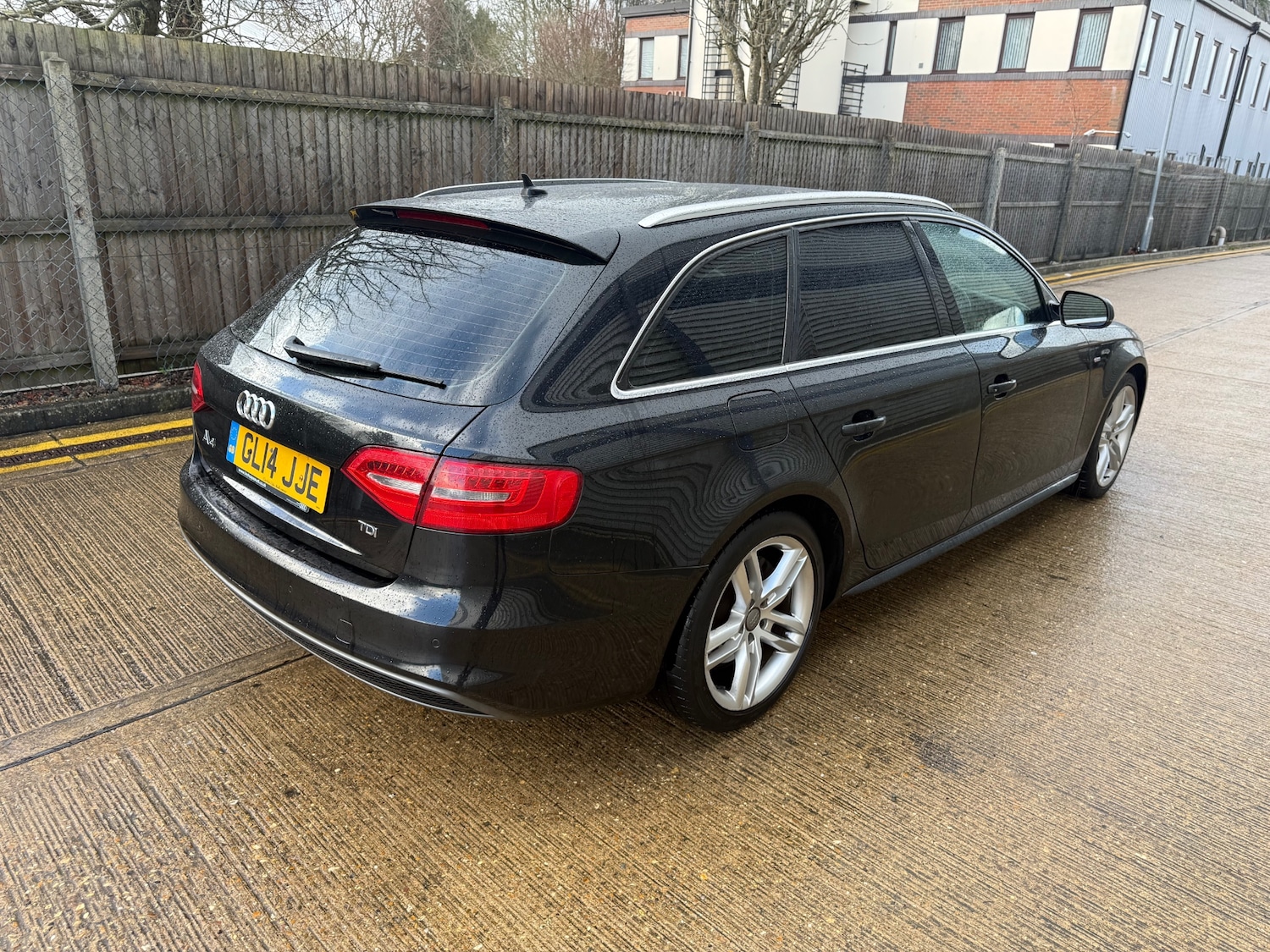 Used Audi A4 2014 for sale - 77385089: Photo 2