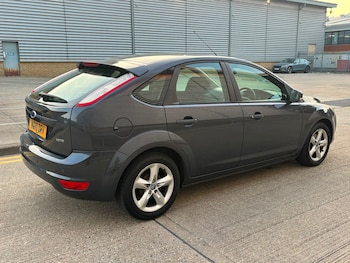 Used Ford Focus 2010 for sale - 79205644: Photo