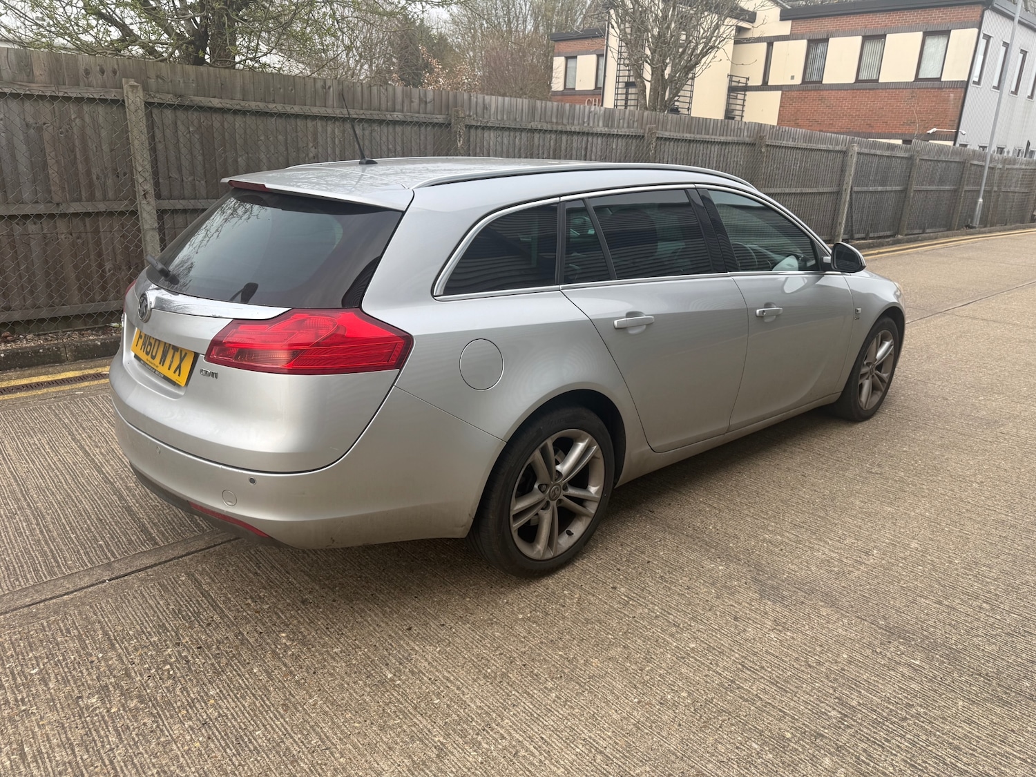 Used Vauxhall Insignia 2010 for sale - 78121942: Photo 2
