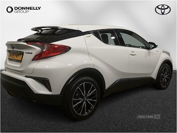 Used Toyota C-HR 2017 for sale - 76513875: Photo