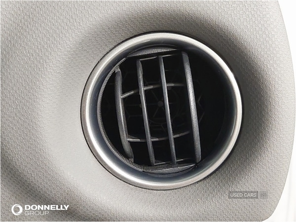 Used Toyota Yaris 2015 for sale - 78205672: Photo 32