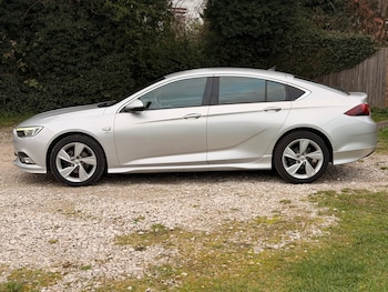 Used Vauxhall Insignia 2018 for sale - 77717847: Photo