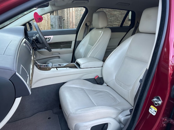 Used Jaguar XF 2013 for sale - 75639784: Photo 32