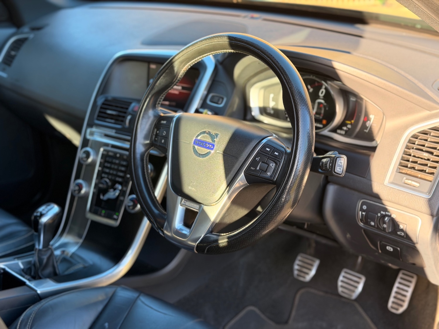 Used Volvo XC60 2017 for sale - 77053017: Photo 14