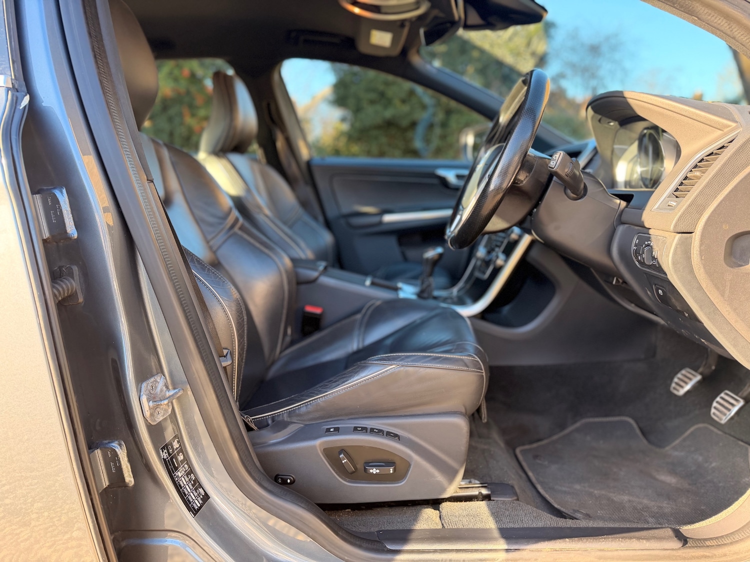 Used Volvo XC60 2017 for sale - 77053017: Photo 16