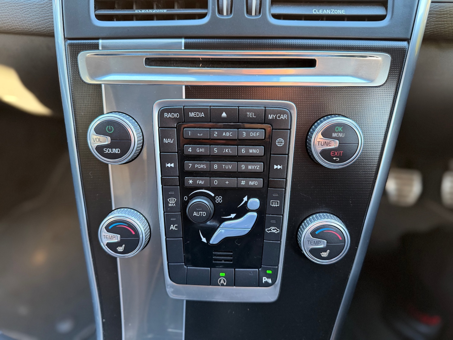 Used Volvo XC60 2017 for sale - 77053017: Photo 22