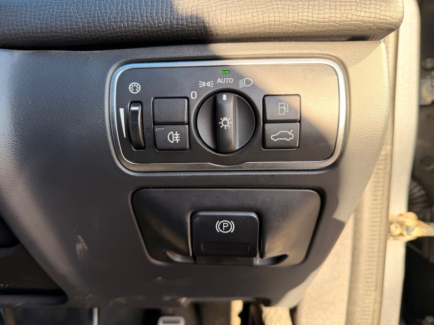 Used Volvo XC60 2017 for sale - 77053017: Photo 24