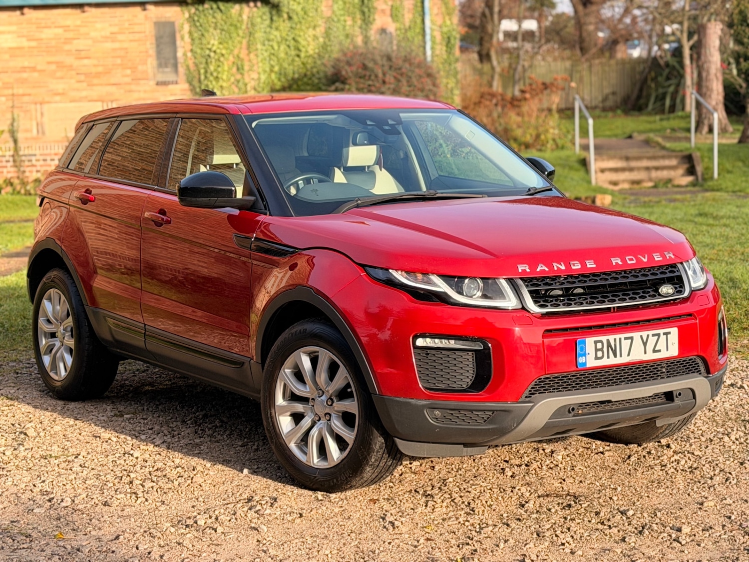 Used Land Rover Range Rover Evoque 2017 for sale - 76940234: Photo 2