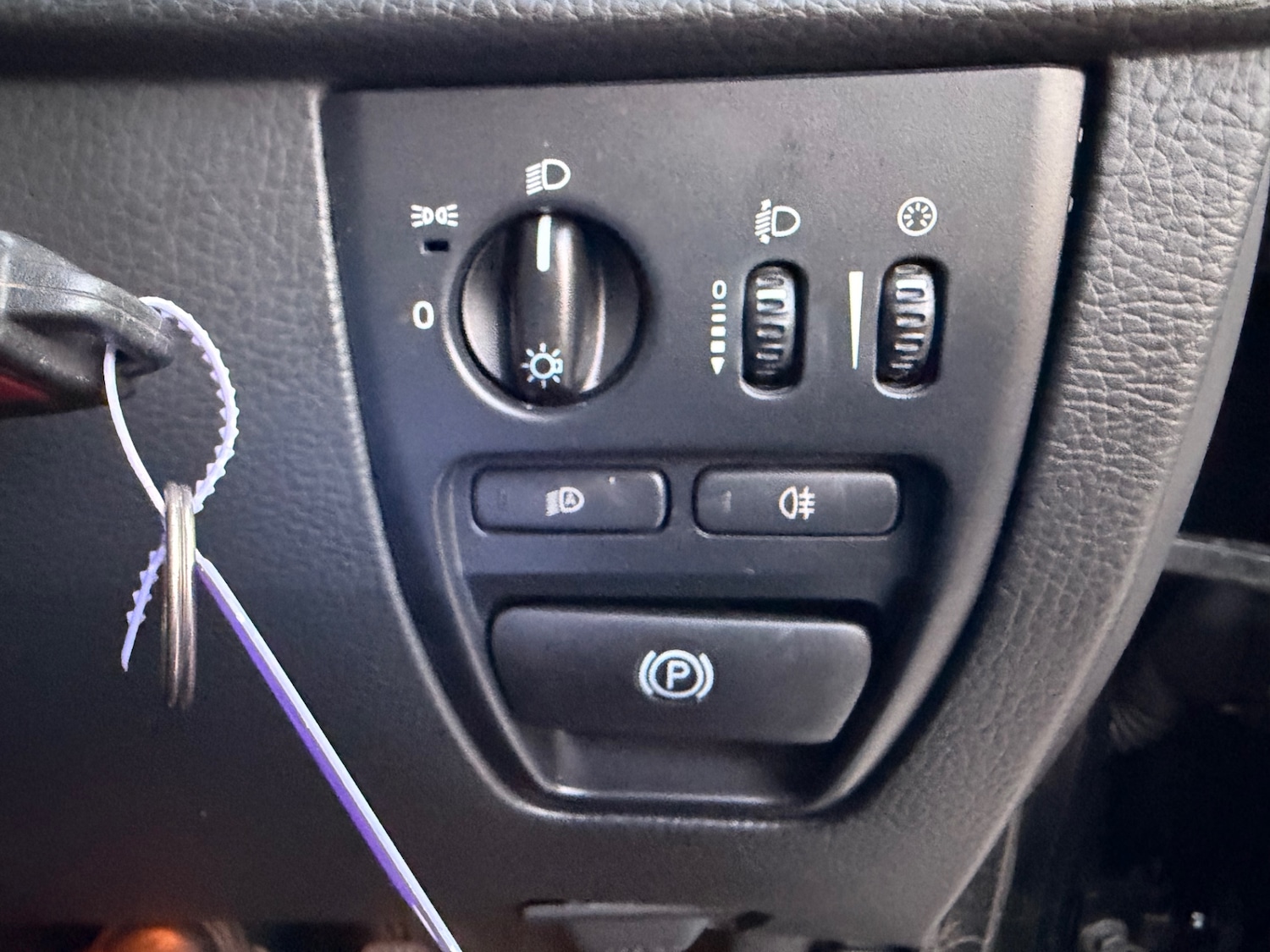 Used Volvo XC90 2014 for sale - 76380469: Photo 28