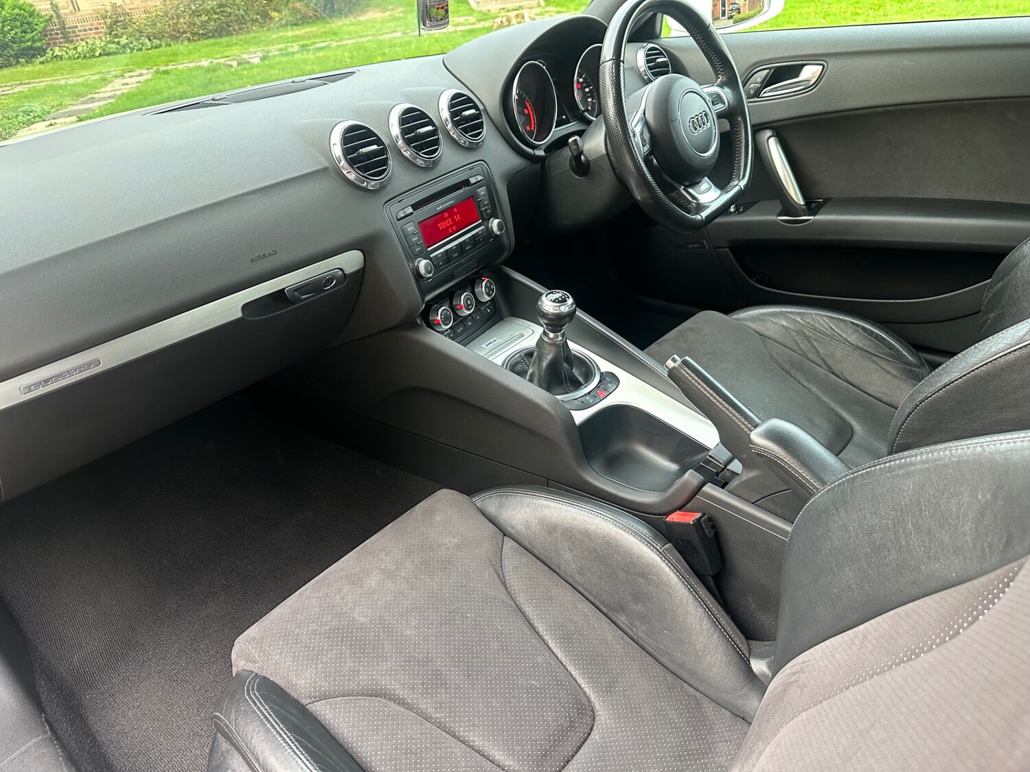 Used Audi TT 2010 for sale - 76032762: Photo 28