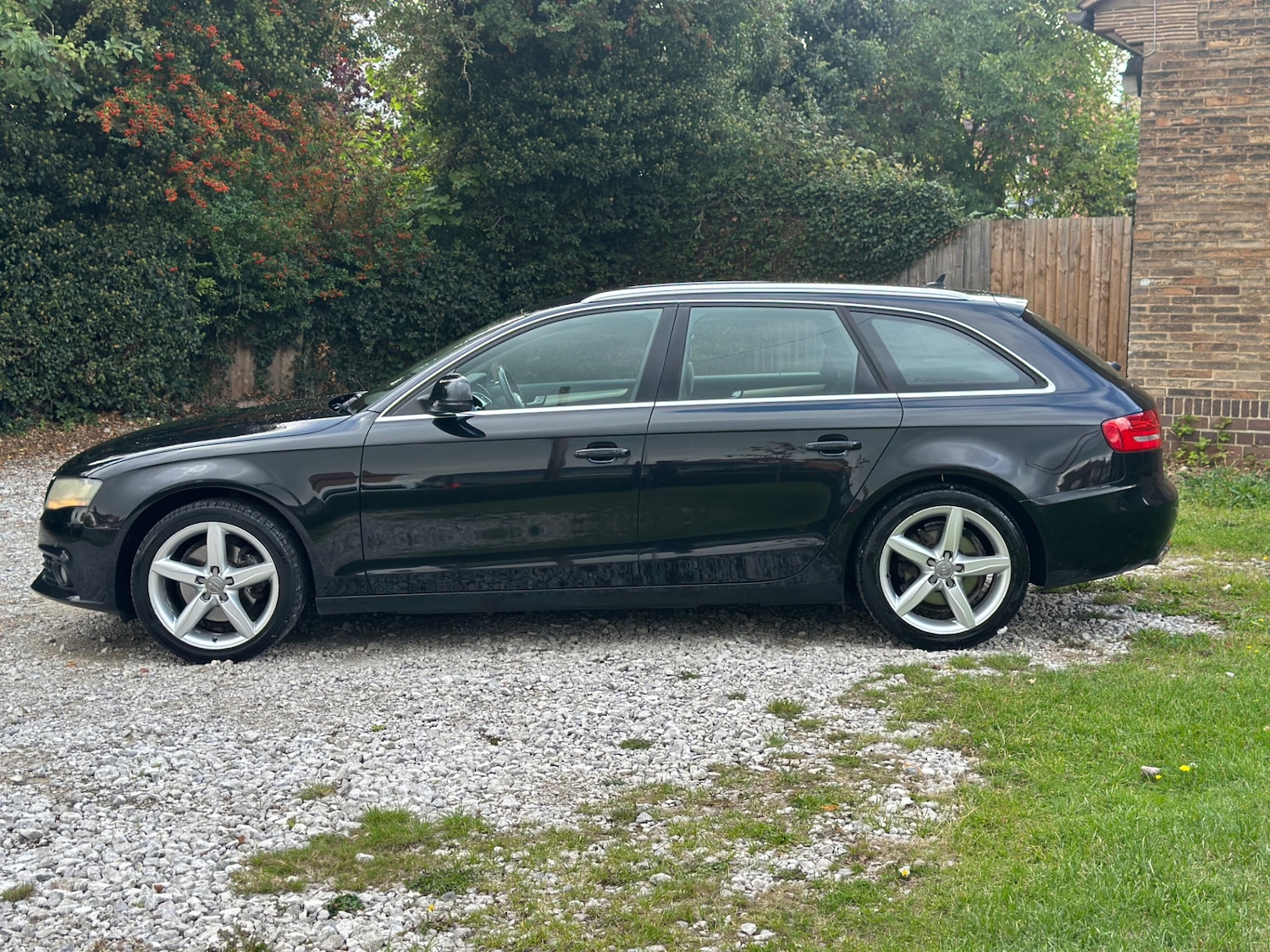 Used Audi A4 2009 for sale - 76129261: Photo 4