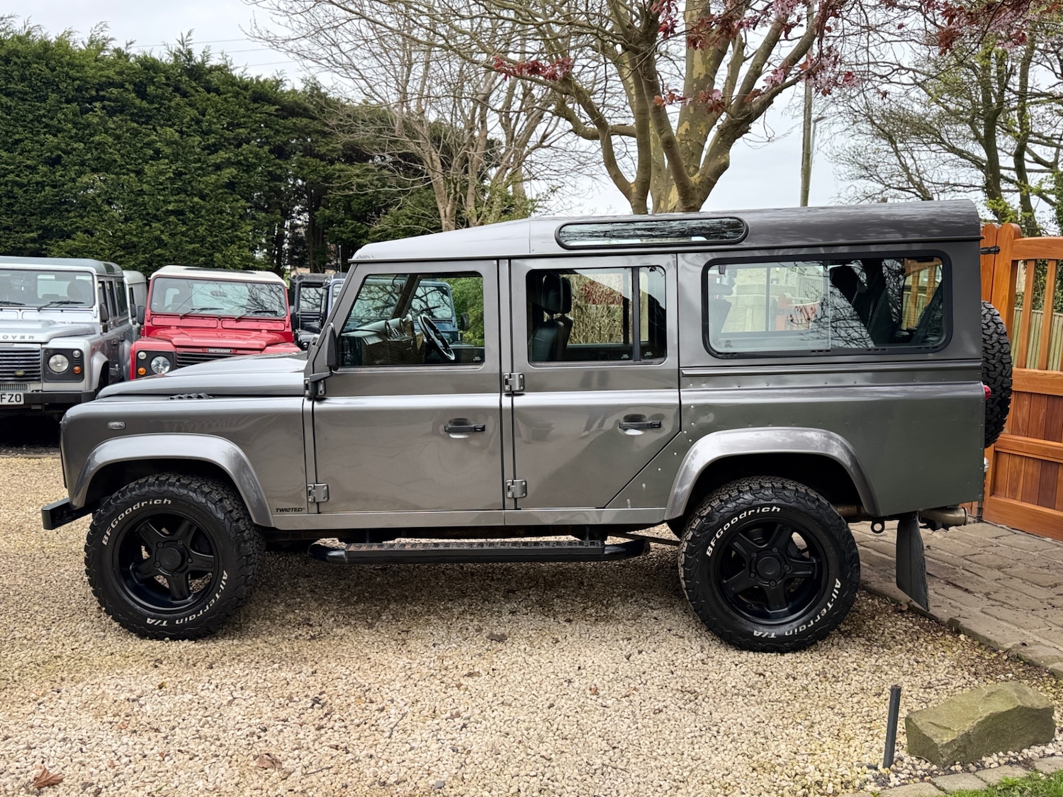 Used Land Rover Defender 2013 for sale - 78106005: Photo 4