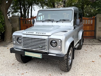 Land Rover - Defender