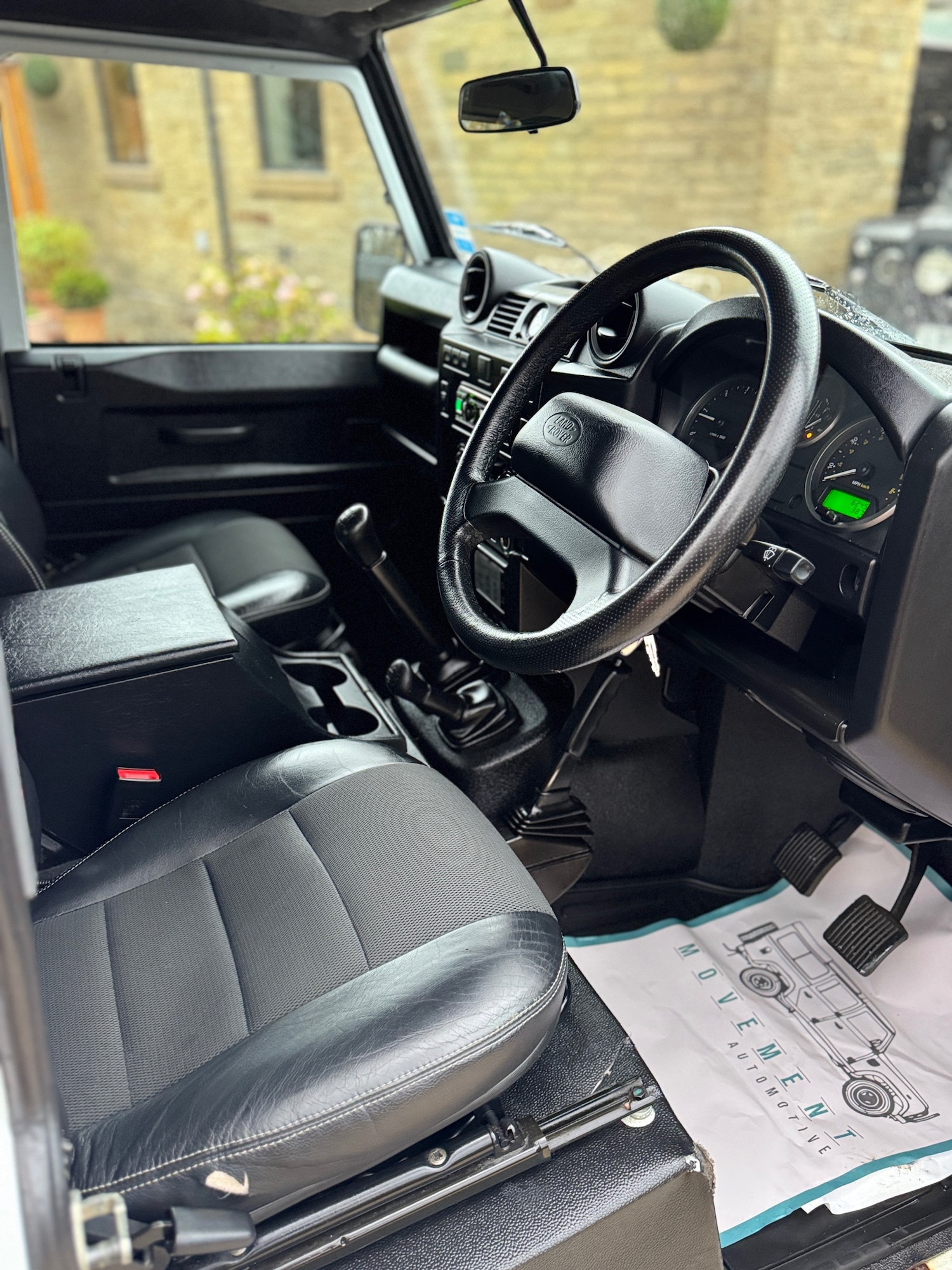 Used Land Rover Defender 2014 for sale - 76568242: Photo 9