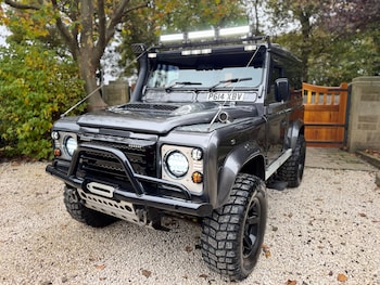 Land Rover - Defender