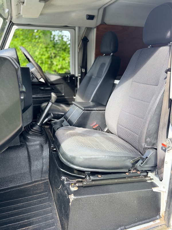 Used Land Rover Defender 2016 for sale - 75675379: Photo 4