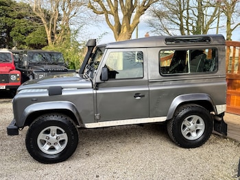 Used Land Rover Defender 2010 for sale - 78003920: Photo