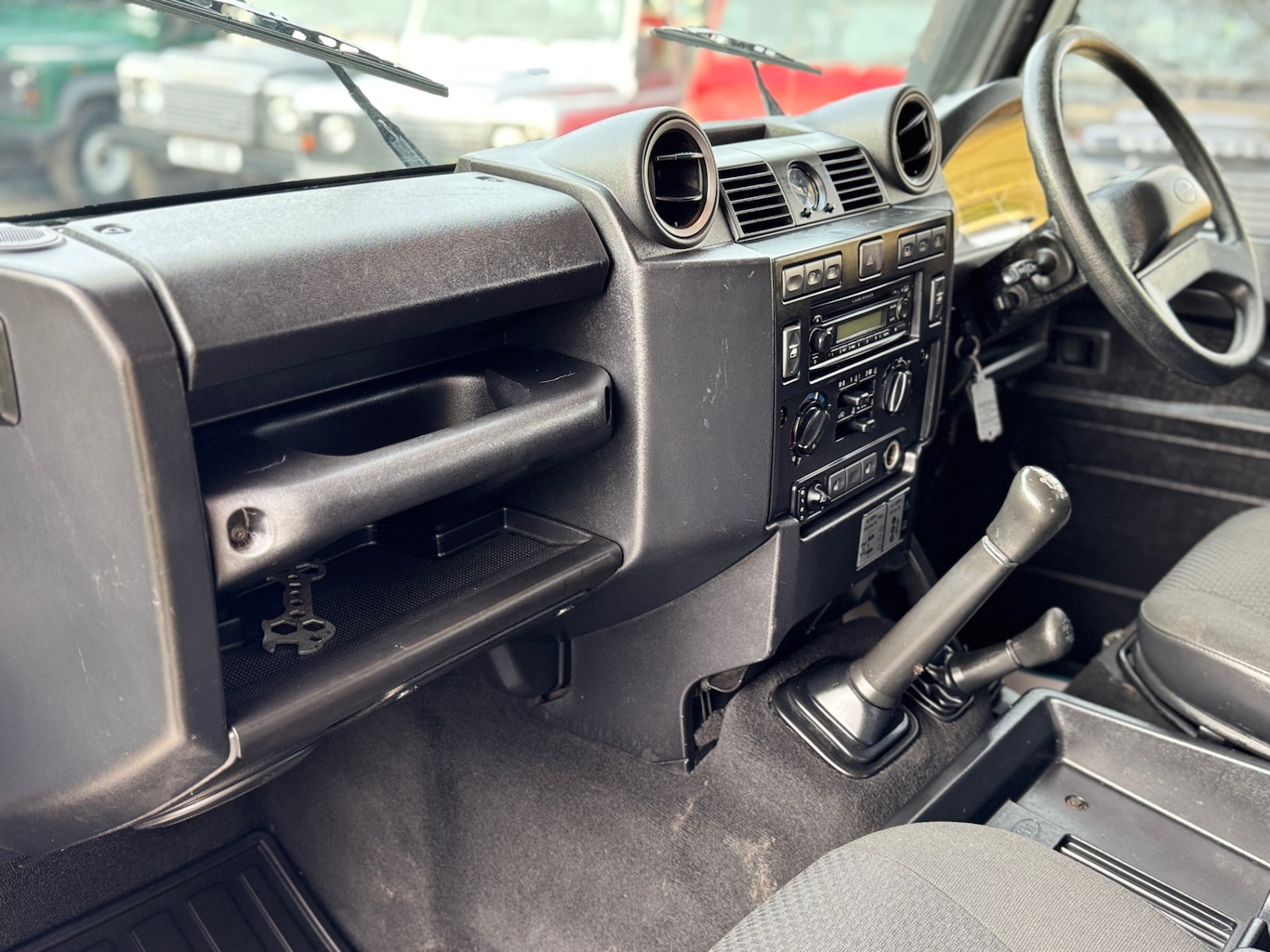 Used Land Rover Defender 2010 for sale - 78003920: Photo 8