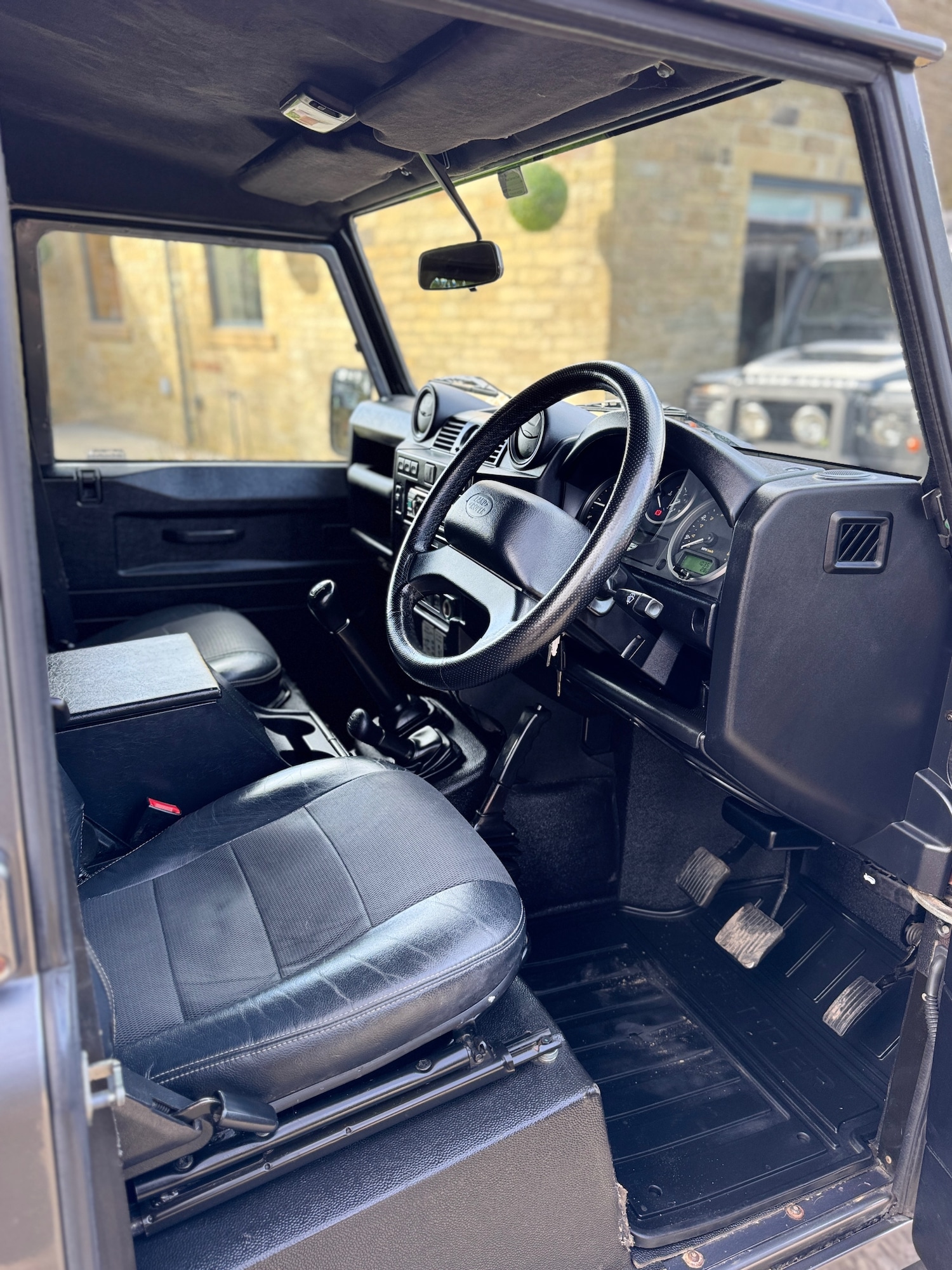 Used Land Rover Defender 2015 for sale - 78001531: Photo 11