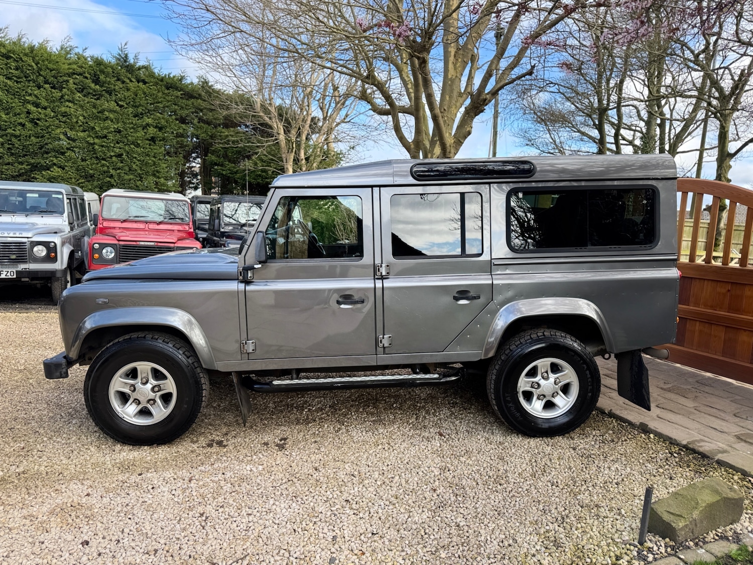 Used Land Rover Defender 2015 for sale - 78001531: Photo 4