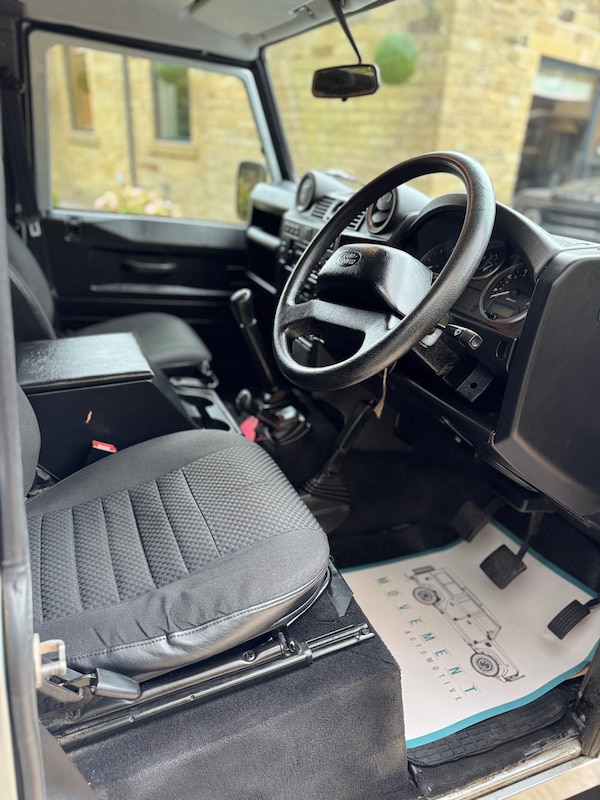 Used Land Rover Defender 2009 for sale - 76316071: Photo 12