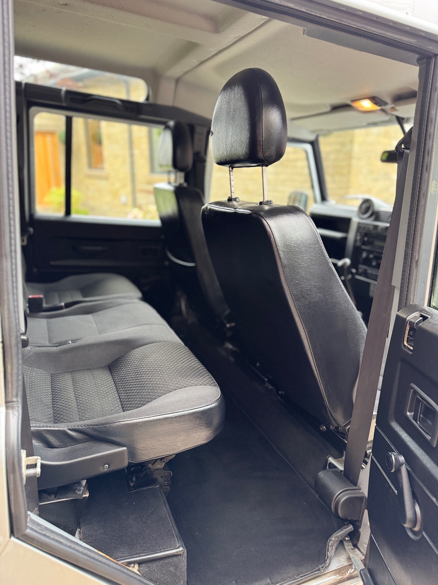 Used Land Rover Defender 2009 for sale - 76316071: Photo 16