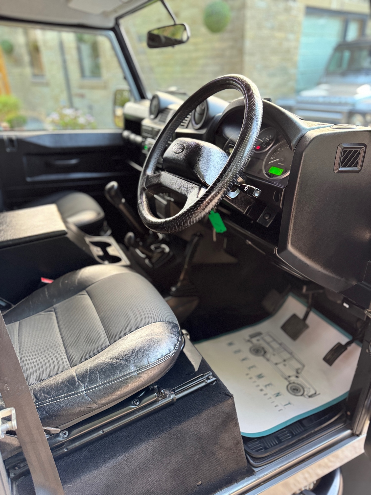 Used Land Rover Defender 2012 for sale - 77036486: Photo 15