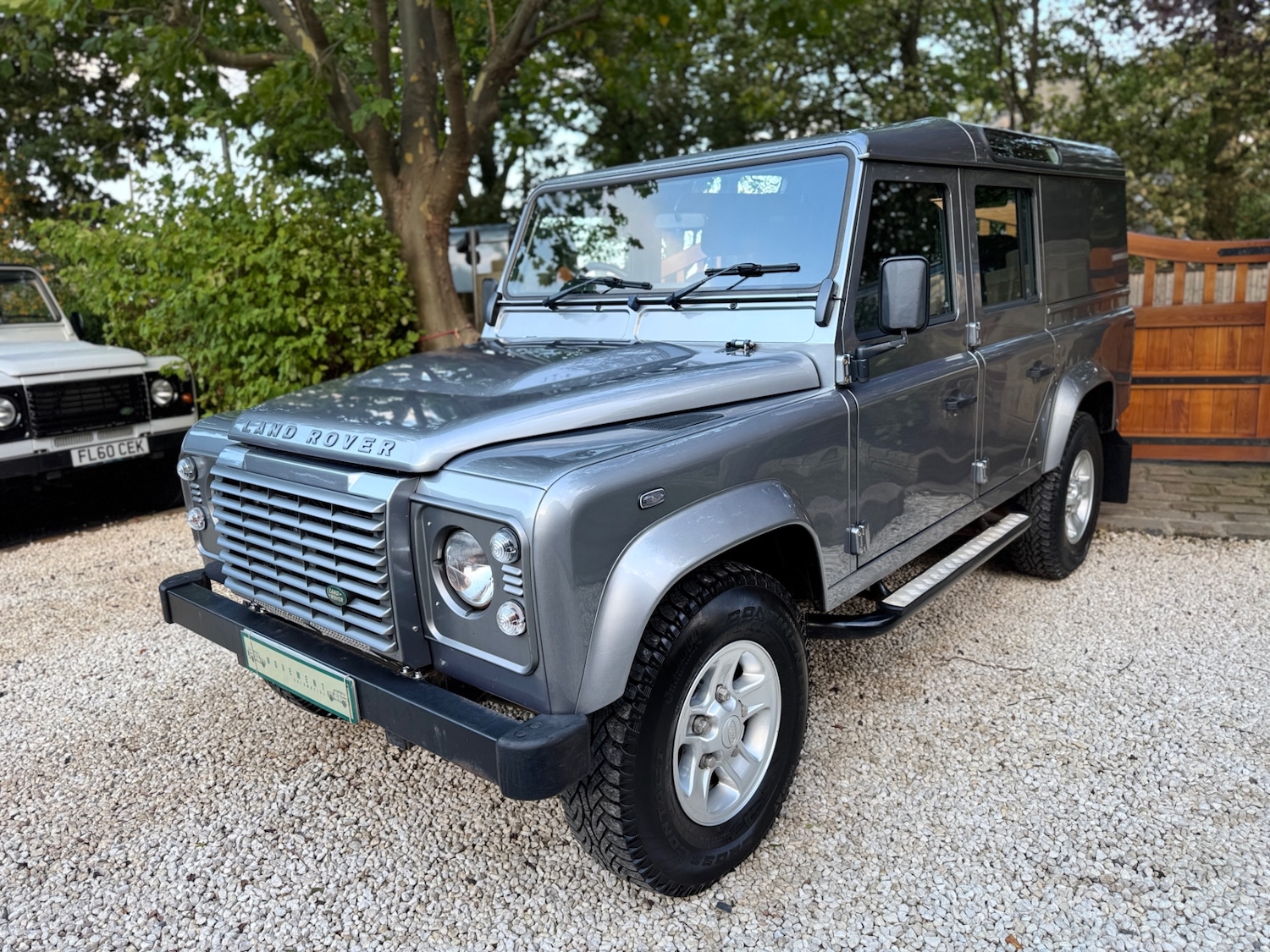 Used Land Rover Defender 2012 for sale - 77036486: Photo 2