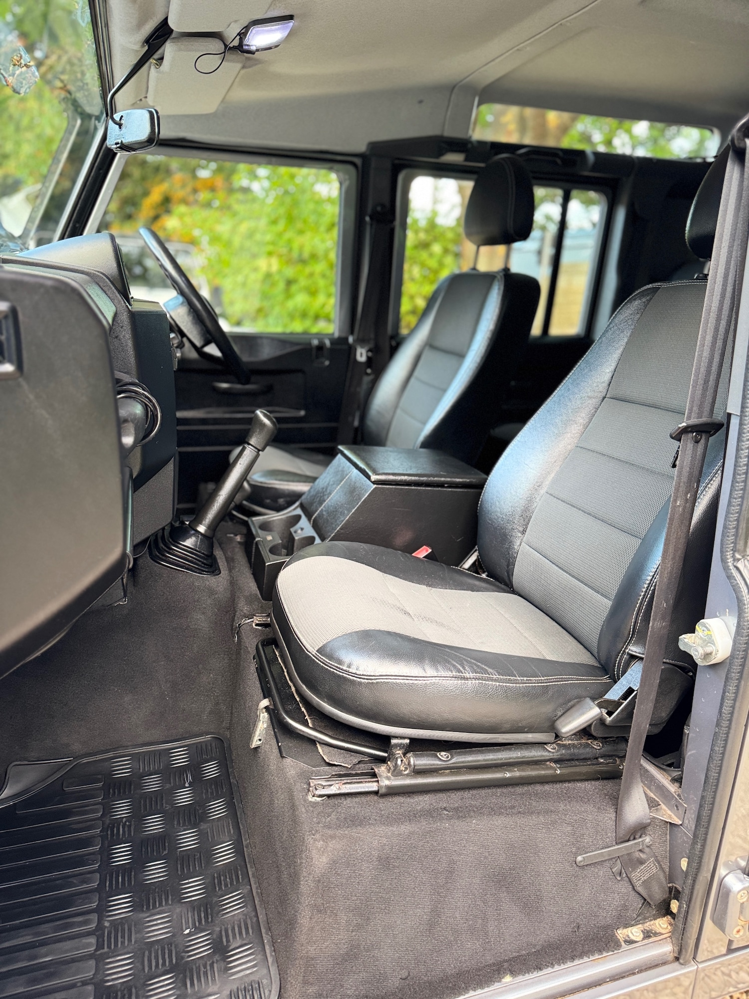 Used Land Rover Defender 2012 for sale - 77036486: Photo 22