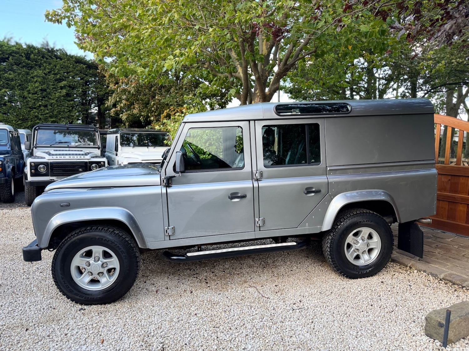 Used Land Rover Defender 2012 for sale - 77036486: Photo 4