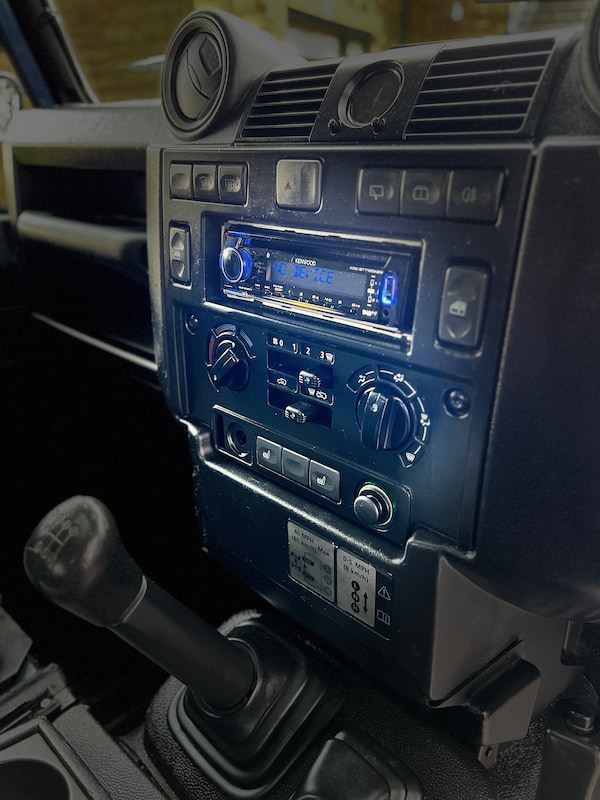 Used Land Rover Defender 2009 for sale - 70409241: Photo 16