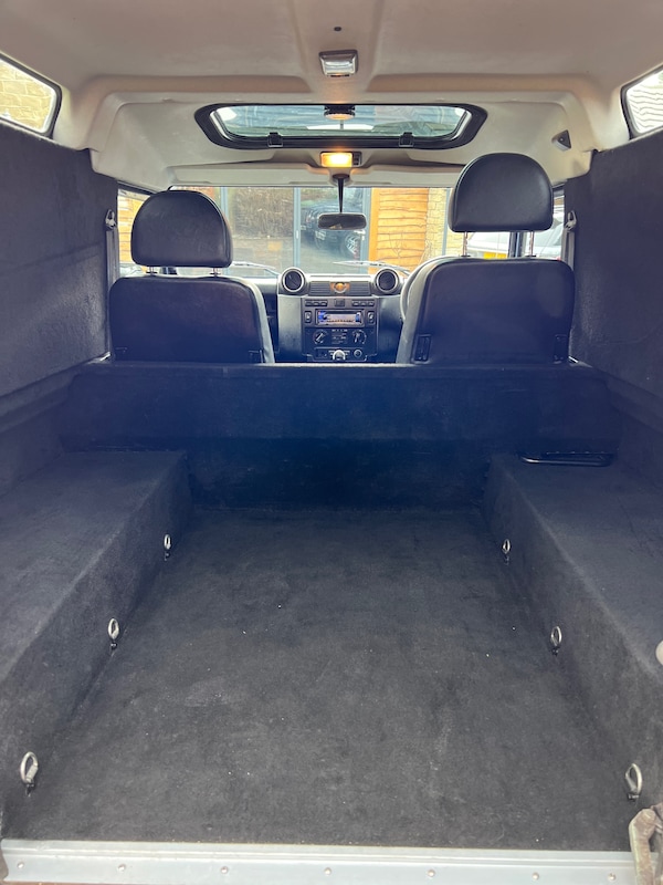 Used Land Rover Defender 2009 for sale - 70409241: Photo 18