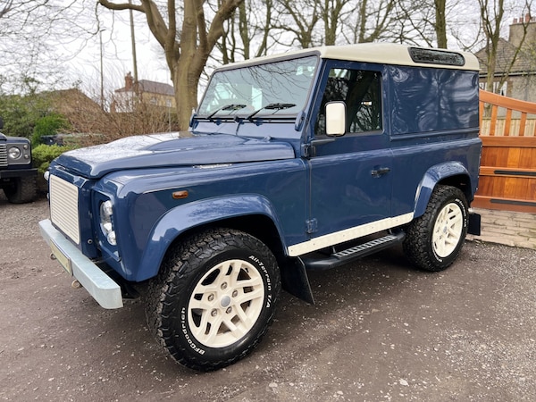 Used Land Rover Defender 2009 for sale - 70409241: Photo 3