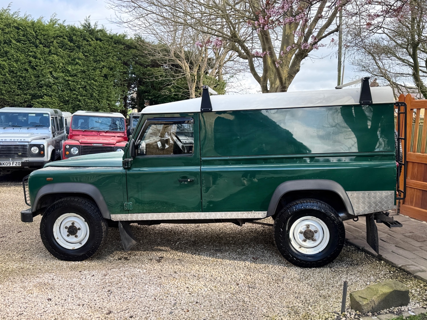 Used Land Rover Defender 2004 for sale - 78001538: Photo 4