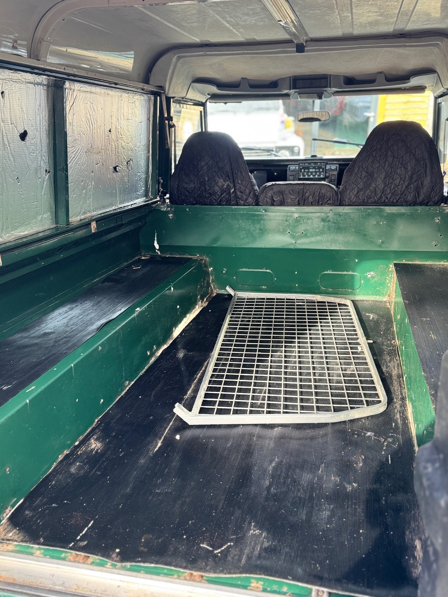 Used Land Rover Defender 2004 for sale - 78001538: Photo 6