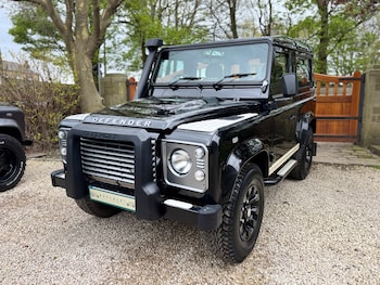 Land Rover Defender feature image