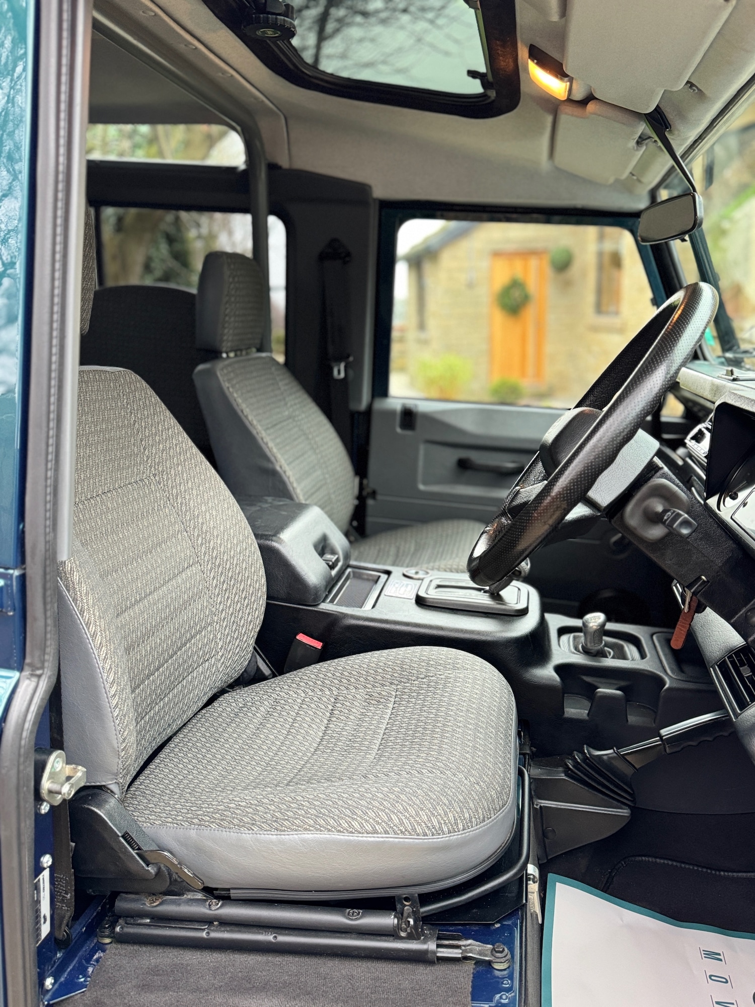 Used Land Rover Defender 90 1998 for sale - 77036491: Photo 25