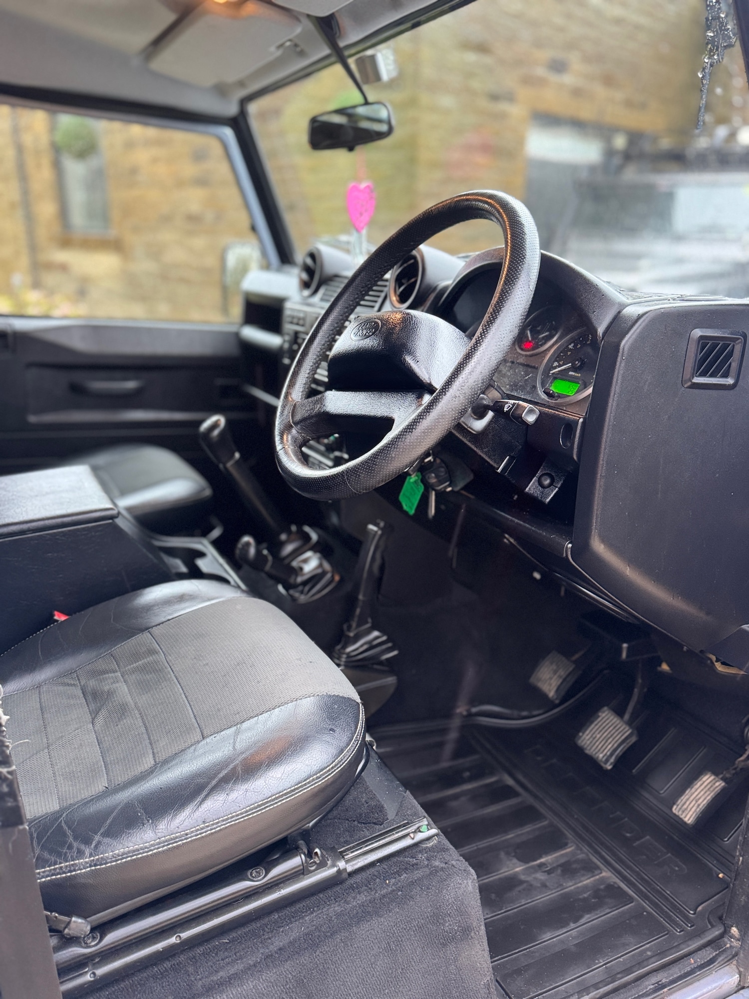 Used Land Rover Defender 2010 for sale - 76648992: Photo 11