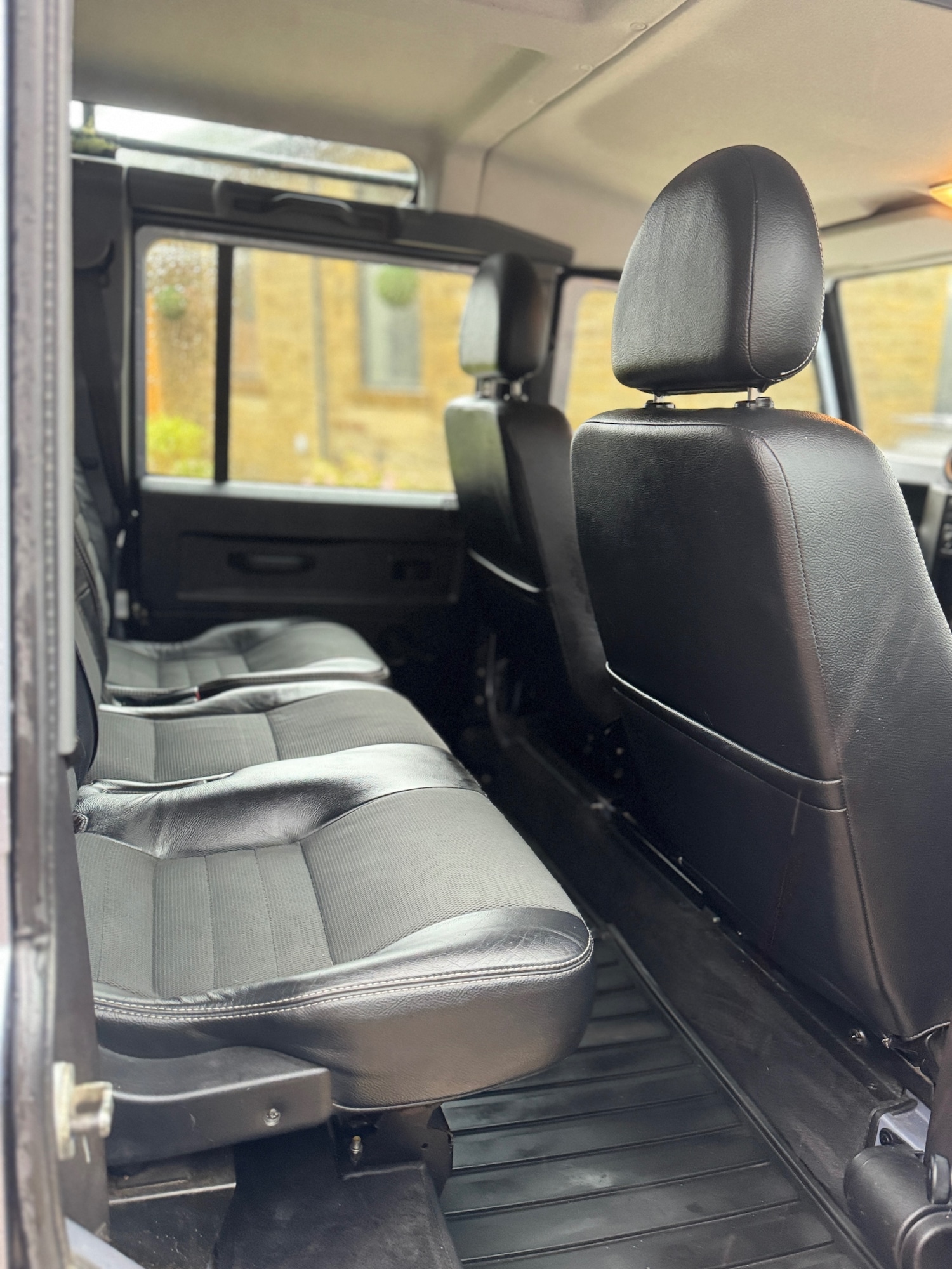 Used Land Rover Defender 2010 for sale - 76648992: Photo 12