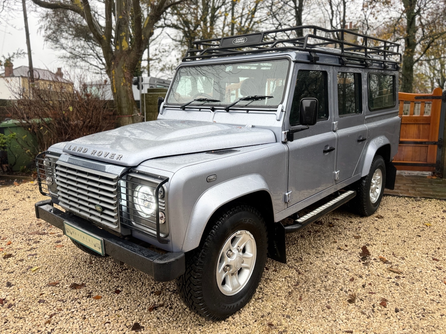 Used Land Rover Defender 2010 for sale - 76648992: Photo 2
