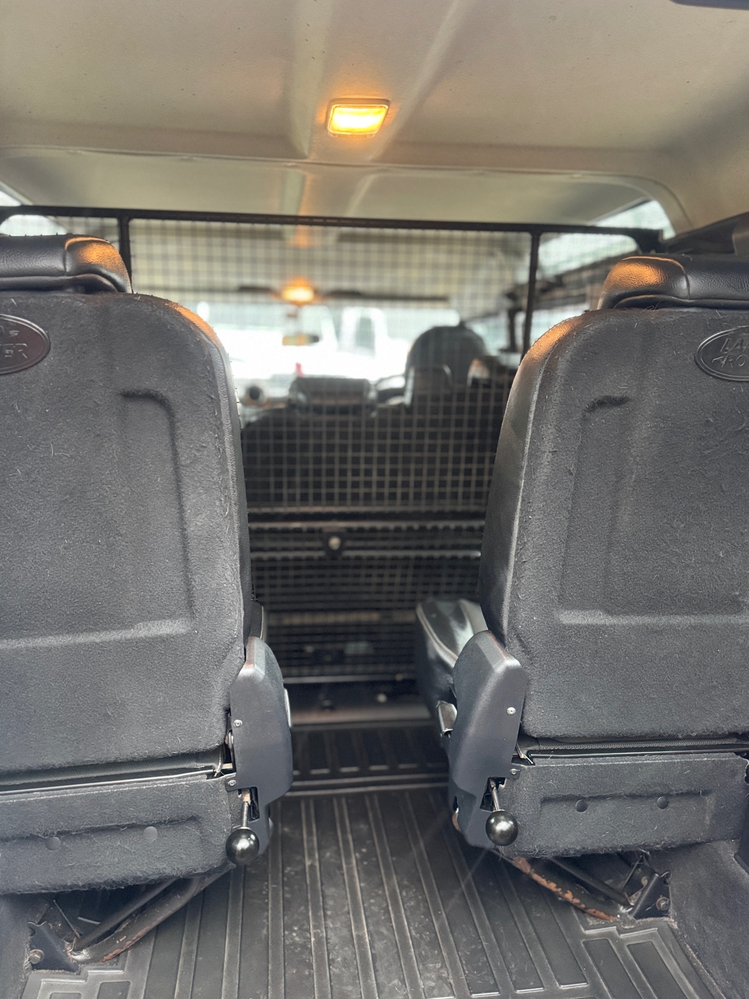 Used Land Rover Defender 2010 for sale - 76648992: Photo 7