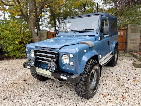 Used Land Rover Defender 1995 for sale - 76316097: Photo 1