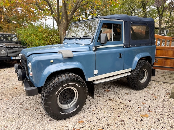 Used Land Rover Defender 1995 for sale - 76316097: Photo 2